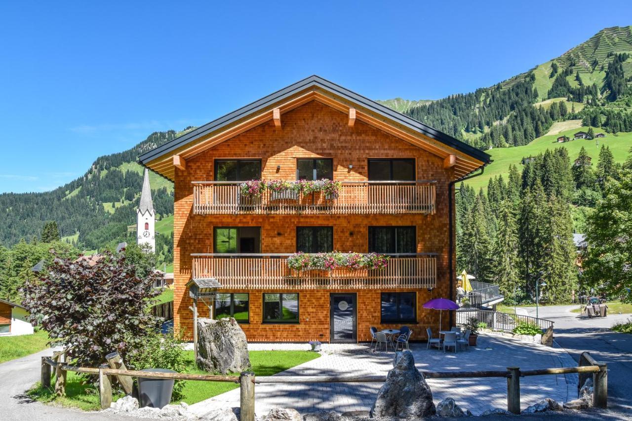 Hotel Lisas - With Wellness And Breakfast Schröcken Exterior foto